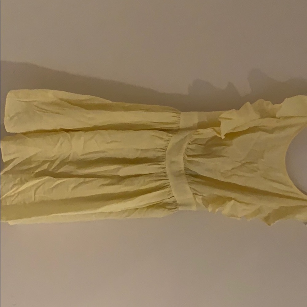 yellow dress